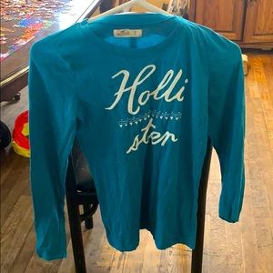 Holllister long sleeve tee